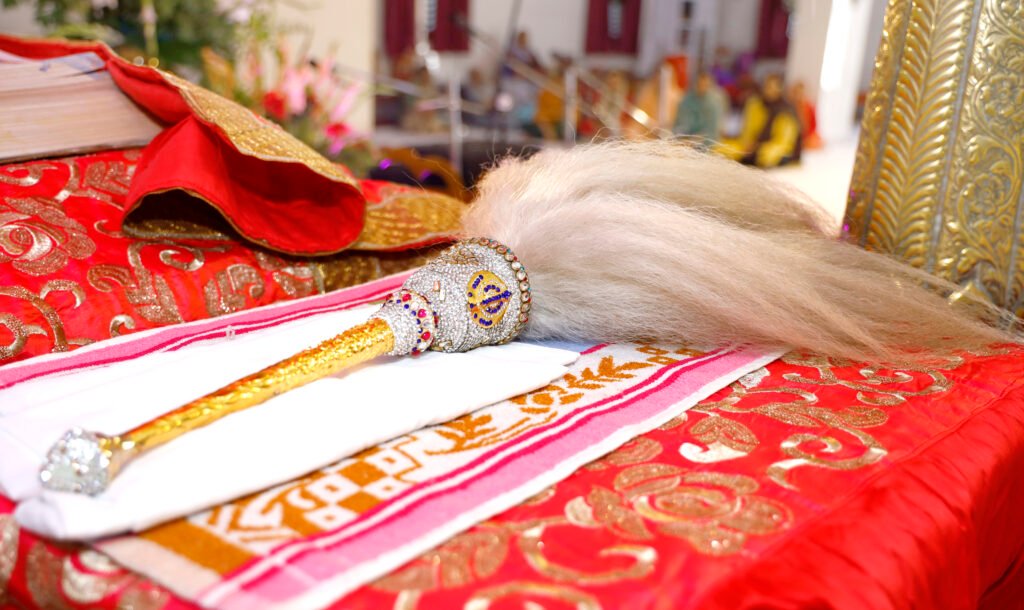 vecteezy fan to worship guru granth sahib inside a gurudwara with 4791339